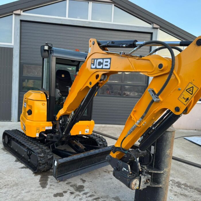 2023 JCB 35Z-1