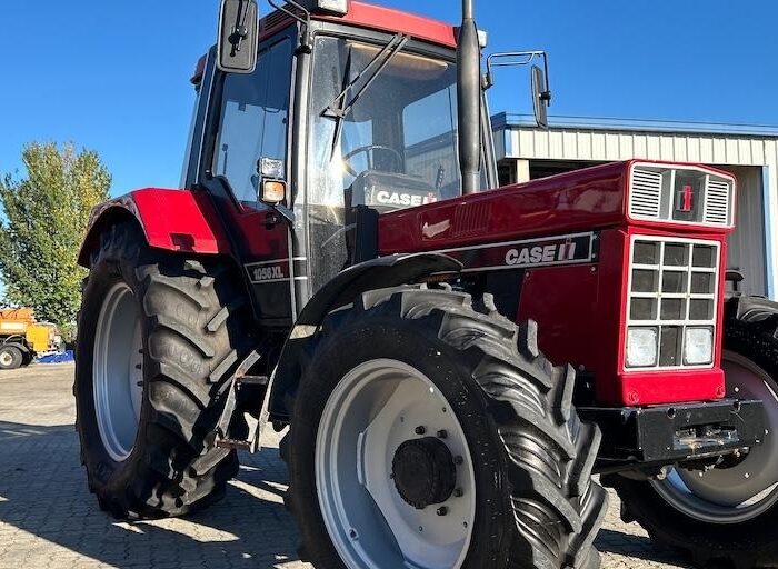 1985 Case 1056 XL