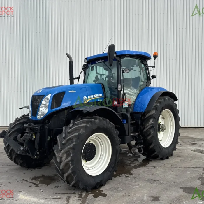 2015 New Holland T7.235 Auto Command Tractor