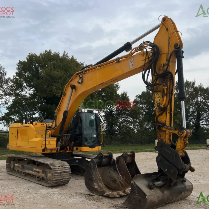 2018 JCB 220XC4F Tracked Excavator | For Sale