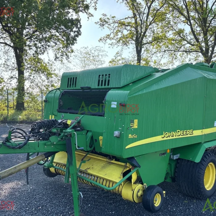2004 John Deere 678 Round Baler