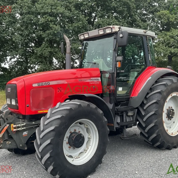 2002 Massey Ferguson 8240 4WD Tractor