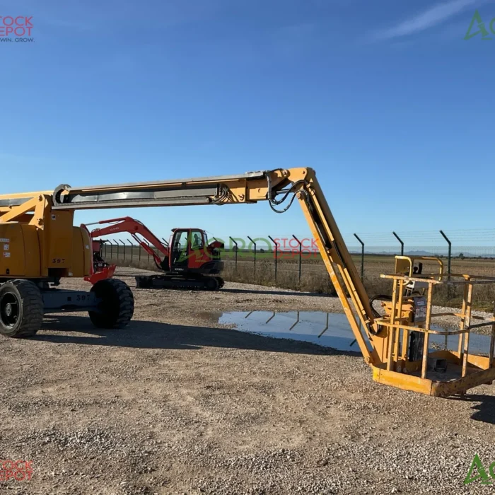 2004 Haulotte HA26PX 4WD Articulating Boom Lift