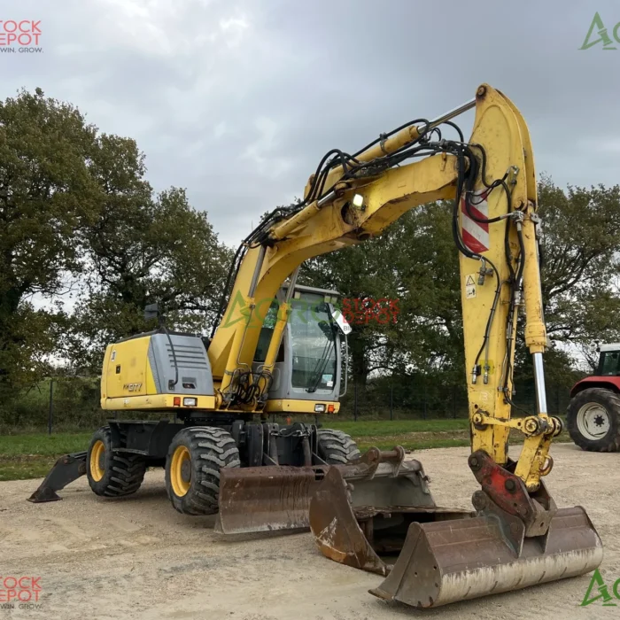 2008 New Holland MH City Wheel Excavator